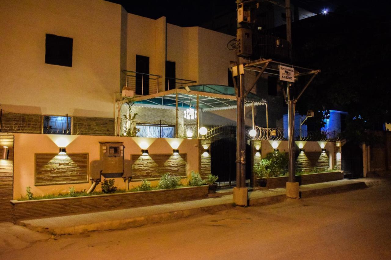 Royal Inn Hotel Karachi Exteriör bild