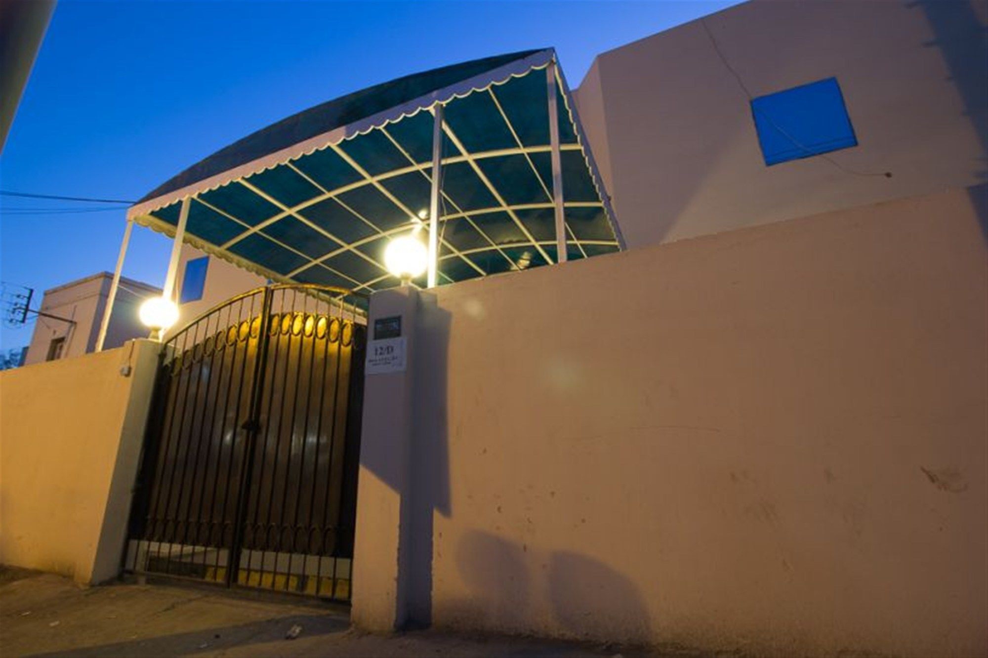 Royal Inn Hotel Karachi Exteriör bild